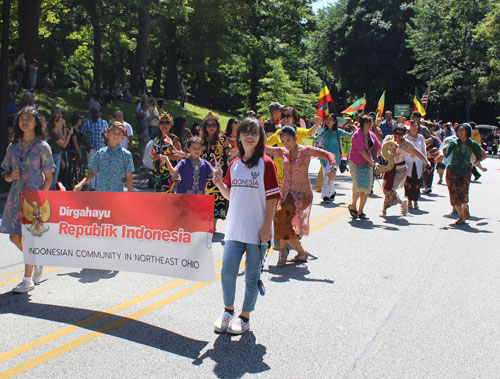 Indonesian community in Parade of Flags